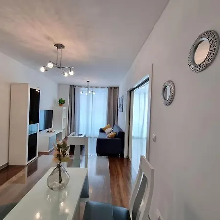 Centrum - La Vie With Parking! *