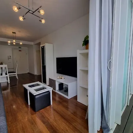 Centrum - La Vie With Parking!