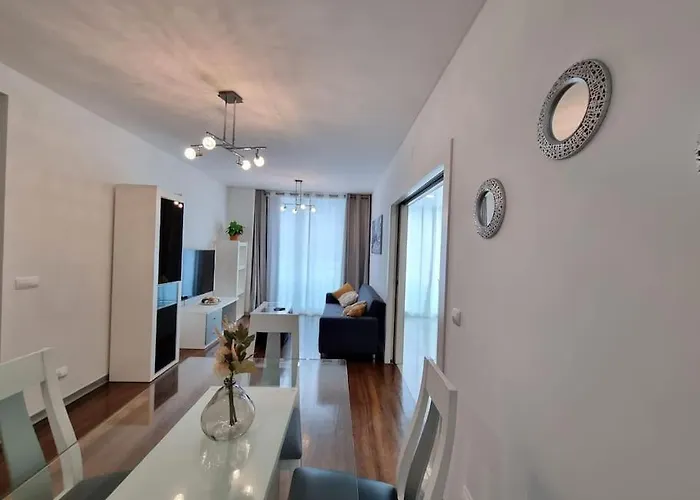 Centrum - La Vie With Parking! *