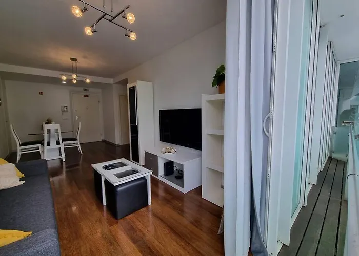 Centrum - La Vie With Parking!