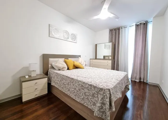 Centrum - La Vie With Parking! Apartamento *